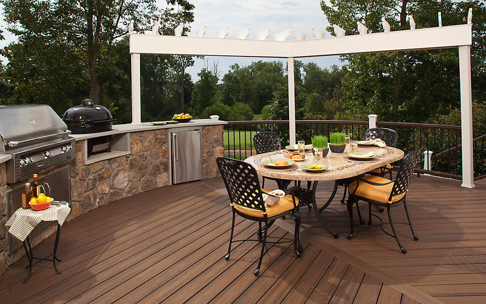 deck with built in grill 